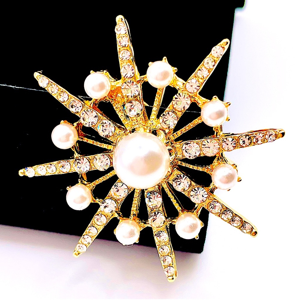 Elegant Starburst Faux Pearl Brooch Pin Gold-tone